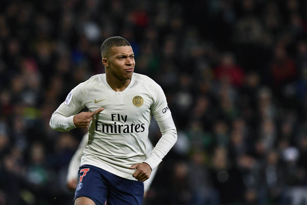 有心了❤申花发布的于汉超退役视频，时长恰好是20分20秒